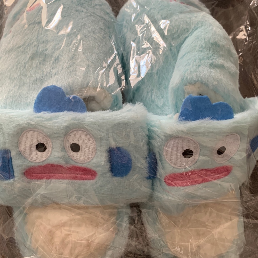 NEW HANGYODON SLIPPERS SIZE 38-39